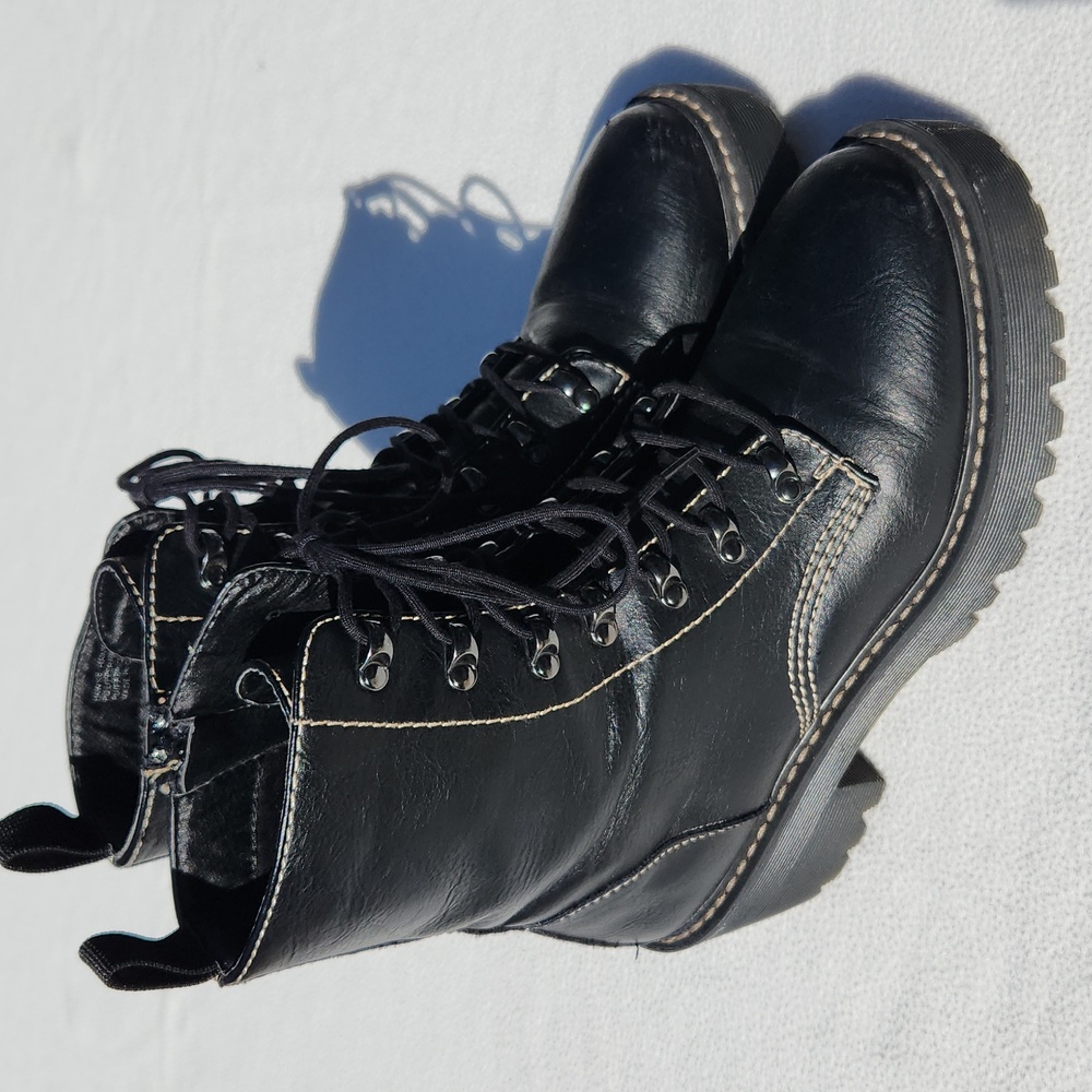 Madden Girl Hawke Black Platform Combat Boots - Size 9.5